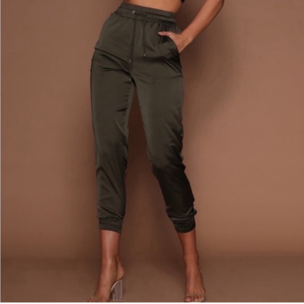 Meshki satin joggers xs nwot